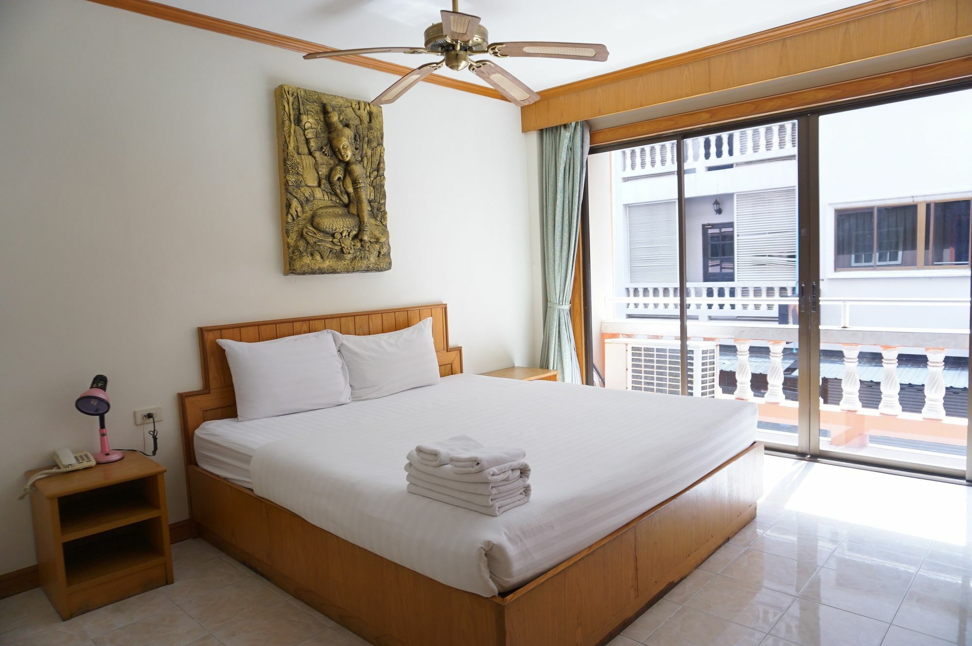 Andaman Sea Patong Exterior foto